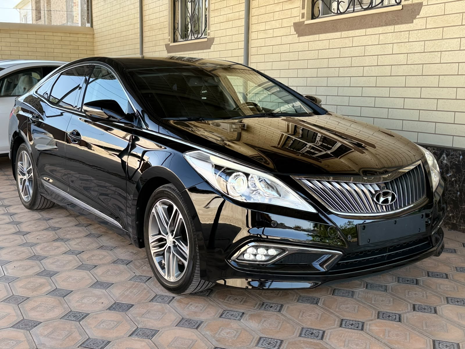 Hyundai Grandeur HG300 2016