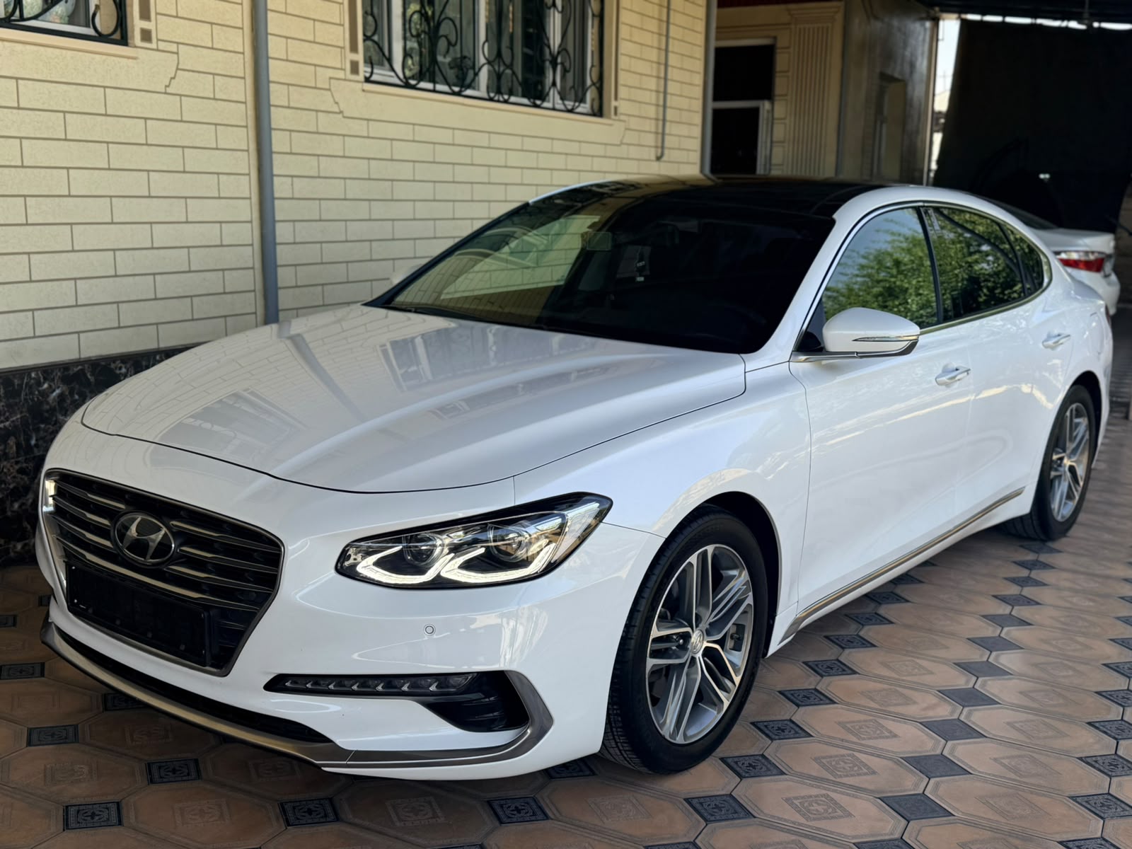 Hyundai grandeur 2018