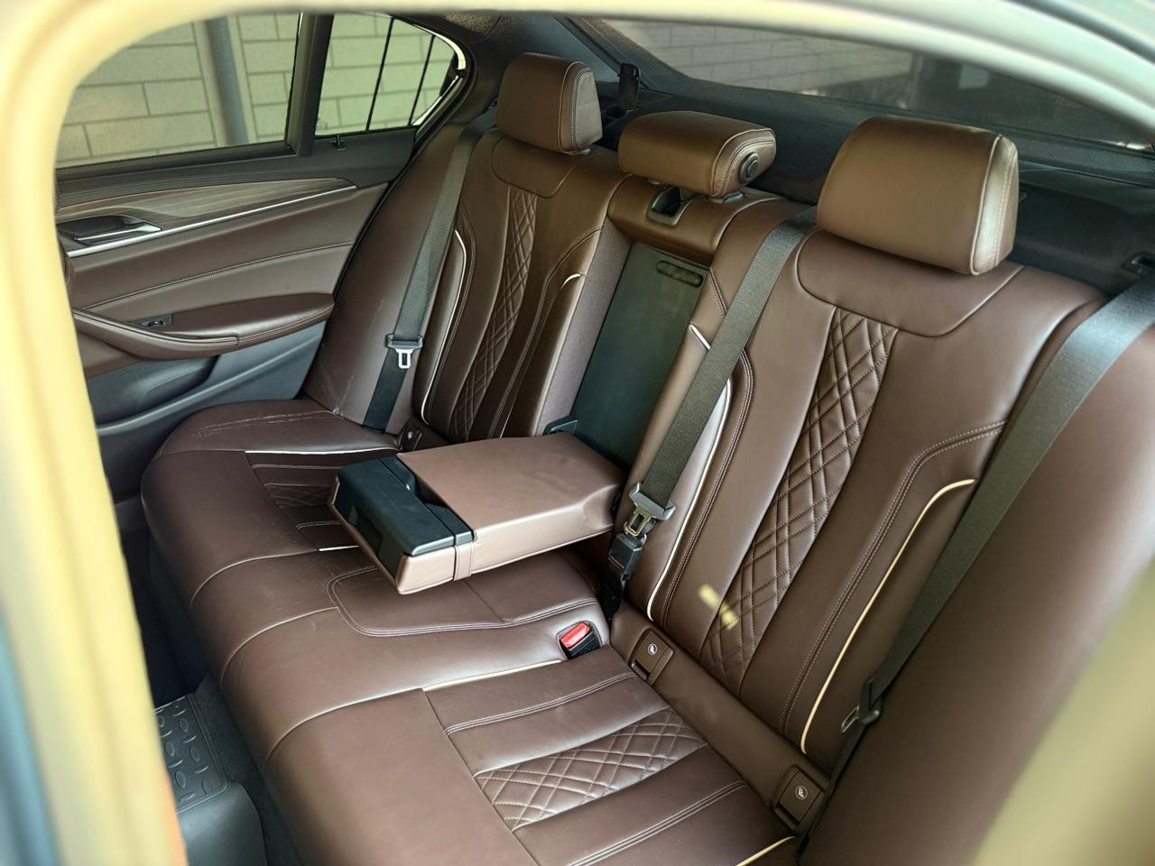 BMW 5 Series (530i G30) — миниатюра 24